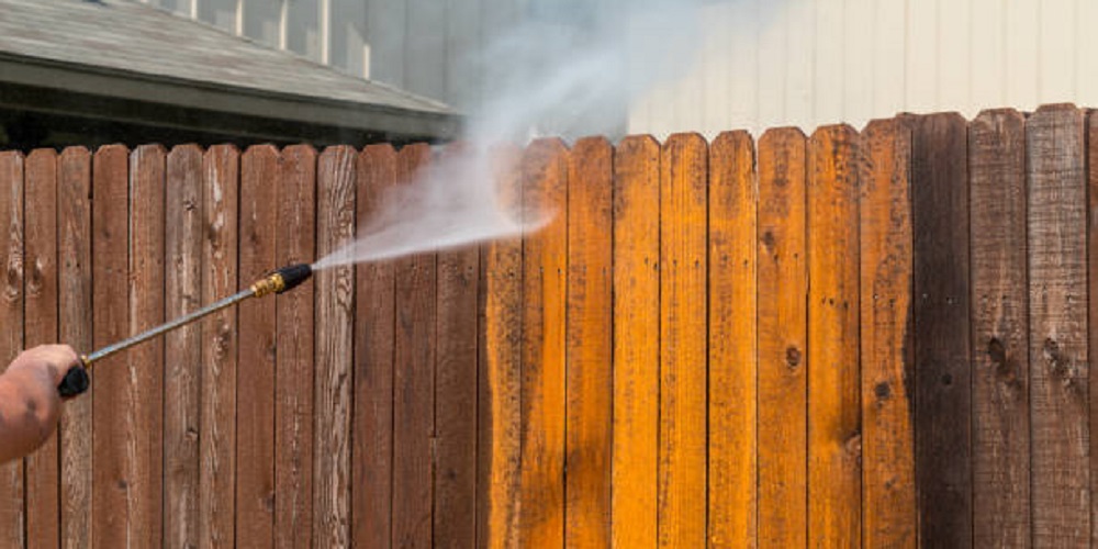 The Best Tips and Tricks for Cleaning Wood Fences